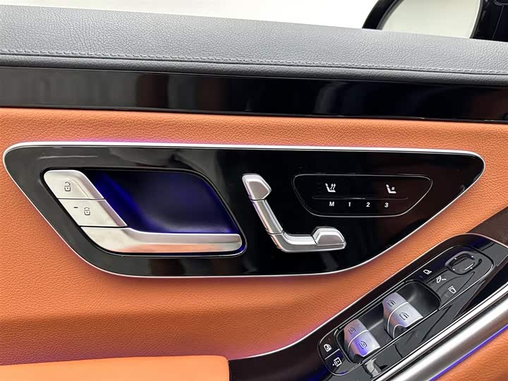 Фото 15 - Mercedes-Benz S-Class