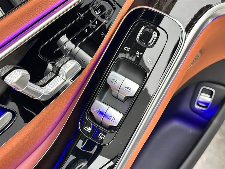 Фото 16 - Mercedes-Benz S-Class