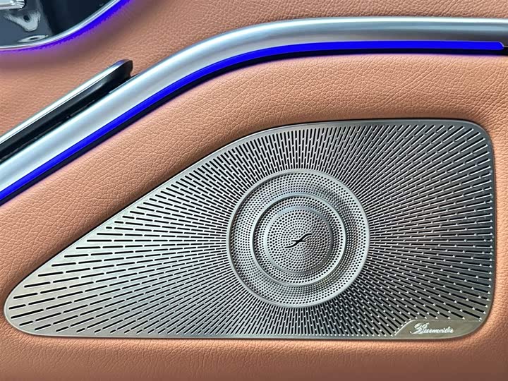 Фото 17 - Mercedes-Benz S-Class