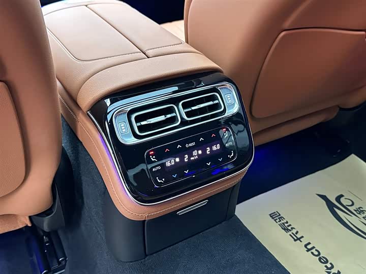 Фото 18 - Mercedes-Benz S-Class