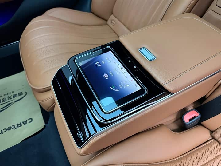 Фото 19 - Mercedes-Benz S-Class