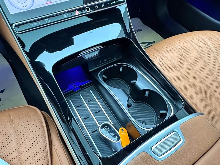 Фото 20 - Mercedes-Benz S-Class