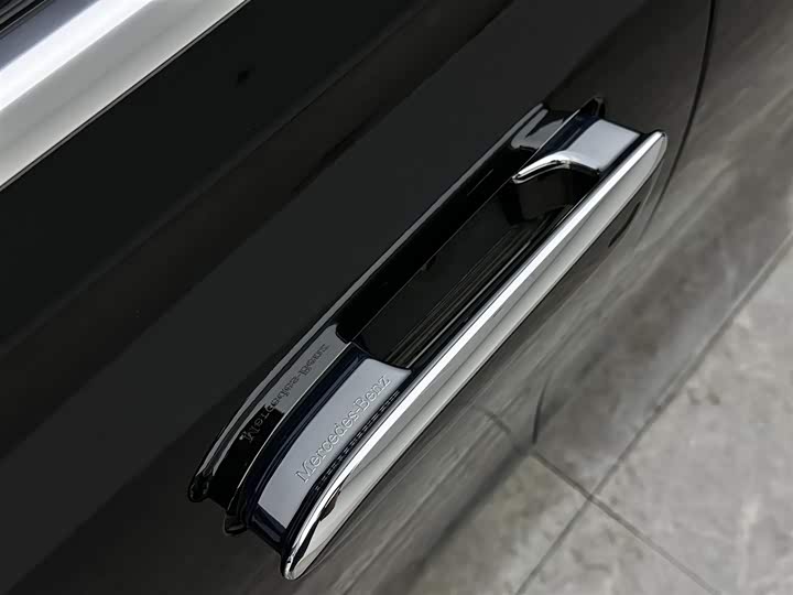 Фото 22 - Mercedes-Benz S-Class