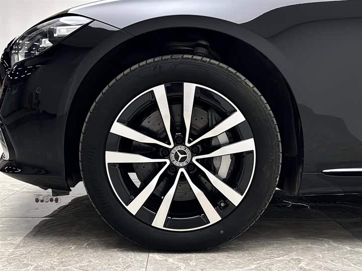 Фото 24 - Mercedes-Benz S-Class