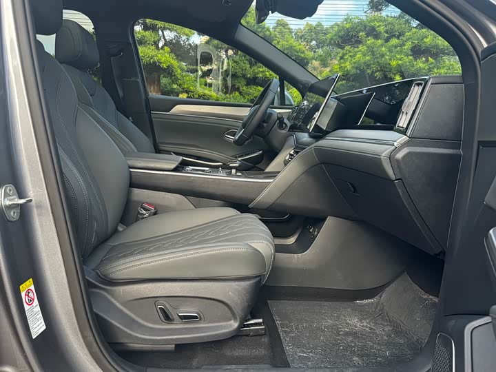 Фото 11 - BYD Song L DM-i Hybrid