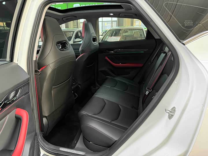 Фото 14 - Geely Emgrand GS