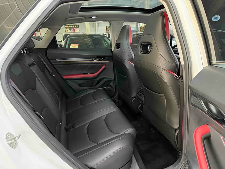 Фото 15 - Geely Emgrand GS