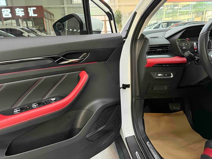 Фото 9 - Geely Emgrand GS