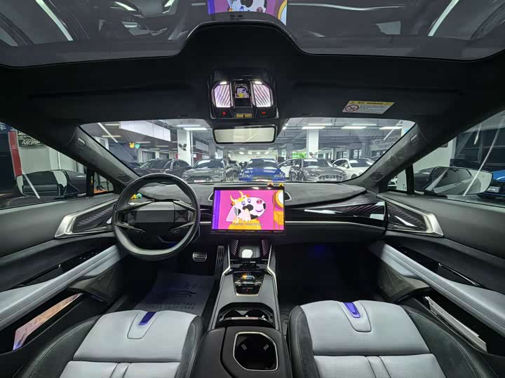 Фото 7 - HiPhi Z