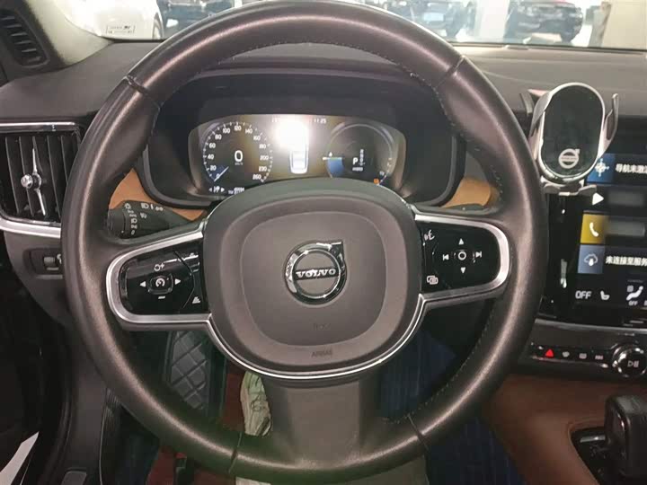 Фото 10 - Volvo S90 Hybrid