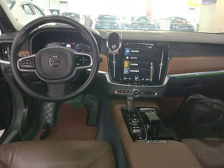 Фото 9 - Volvo S90 Hybrid