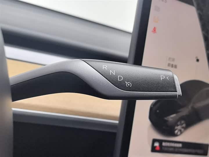 Фото 13 - Tesla Model Y