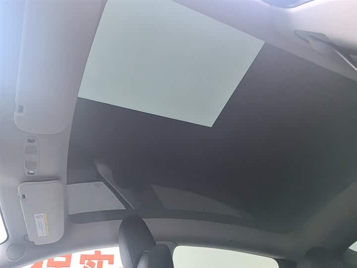 Фото 14 - Tesla Model Y