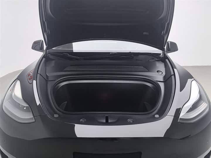 Фото 6 - Tesla Model Y