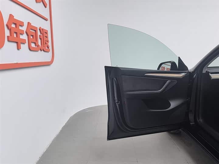 Фото 8 - Tesla Model Y