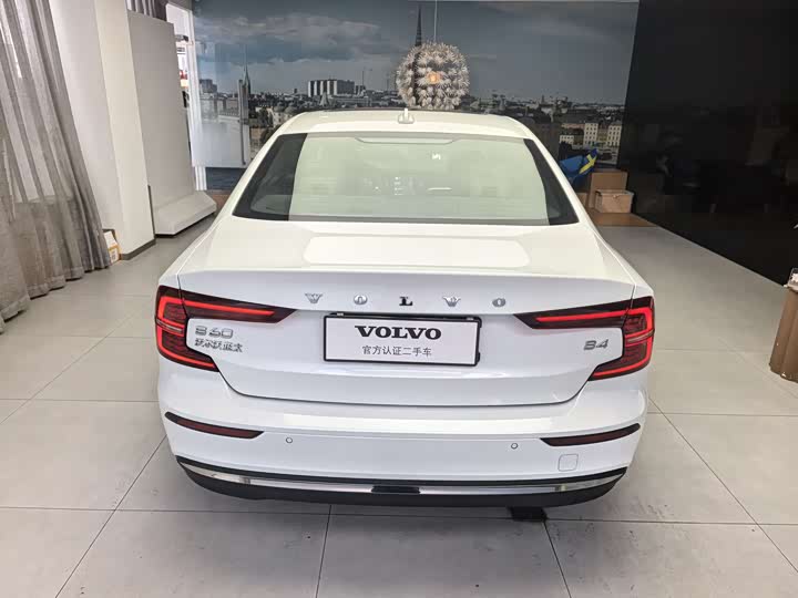 Фото 16 - Volvo S60