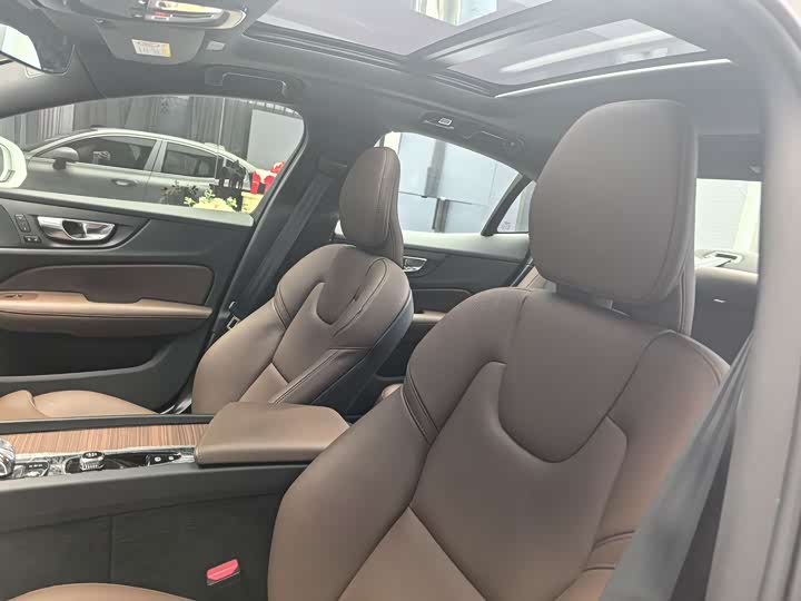 Фото 5 - Volvo S60