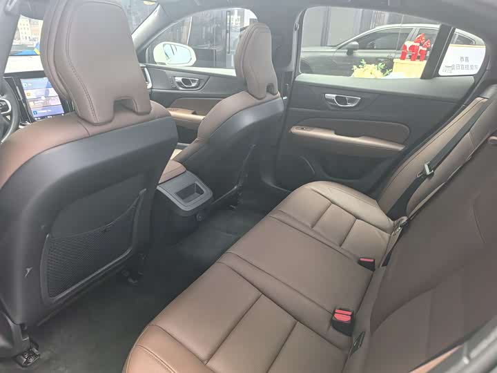 Фото 6 - Volvo S60