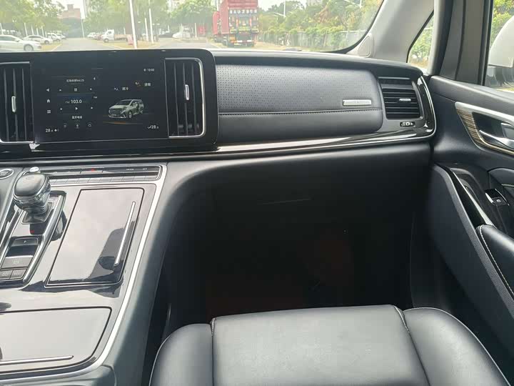 Фото 19 - GAC Trumpchi M8