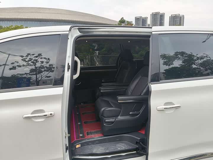 Фото 21 - GAC Trumpchi M8