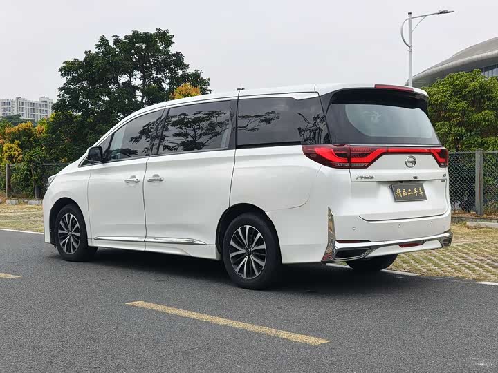 Фото 4 - GAC Trumpchi M8