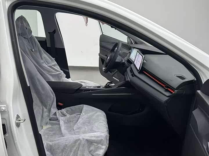 Фото 6 - Geely Binrui