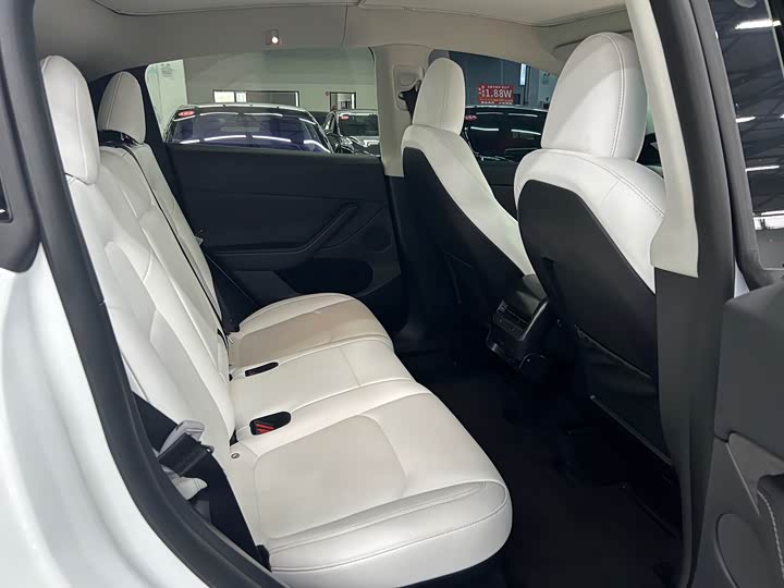 Фото 10 - Tesla Model Y