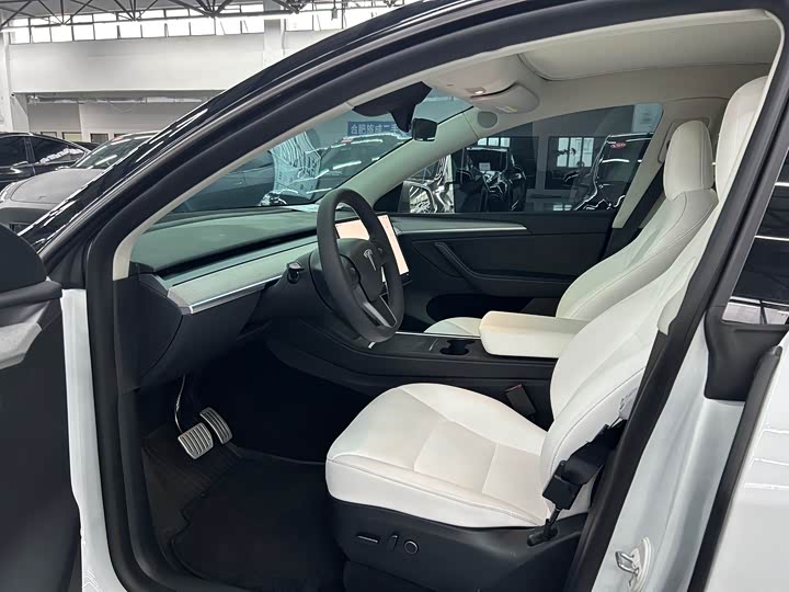 Фото 4 - Tesla Model Y