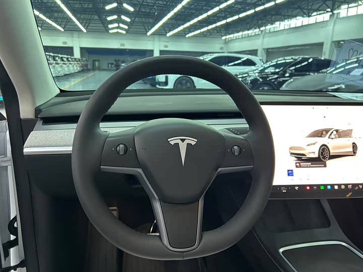Фото 6 - Tesla Model Y
