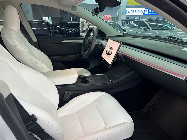 Фото 9 - Tesla Model Y