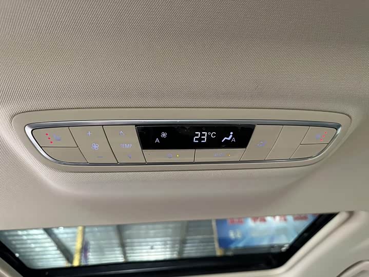 Фото 12 - Buick GL8 ES