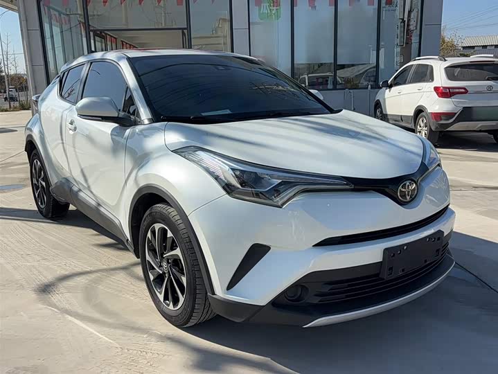 Фото 10 - Toyota Izoa