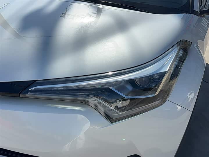 Фото 3 - Toyota Izoa