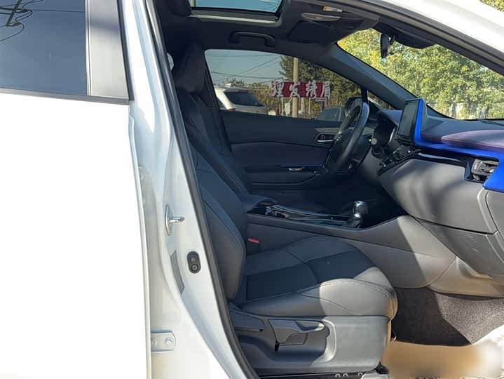 Фото 4 - Toyota Izoa