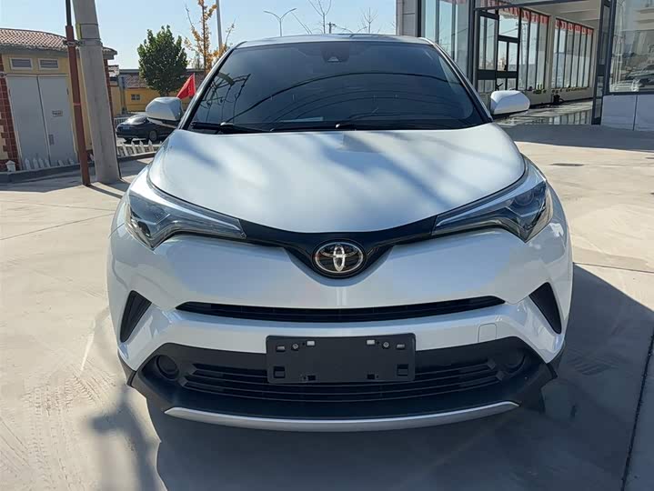 Фото 9 - Toyota Izoa