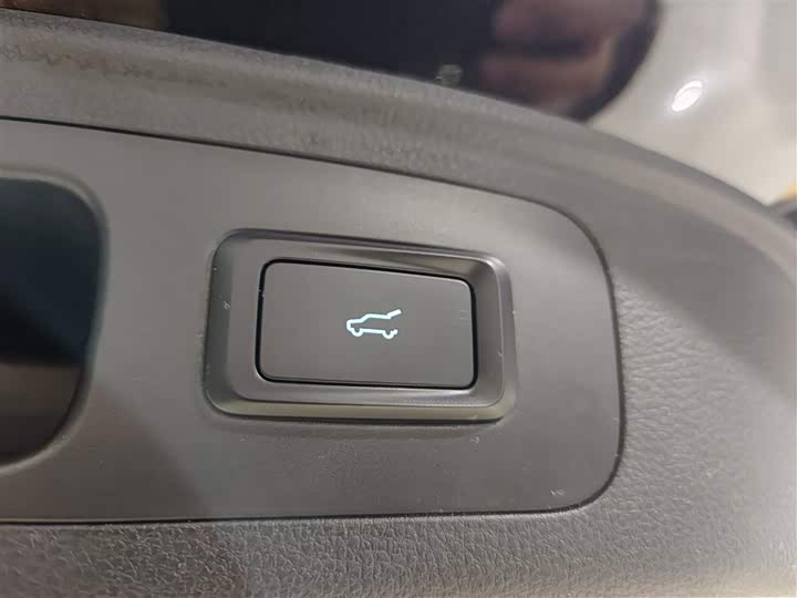 Фото 10 - Ford Equator