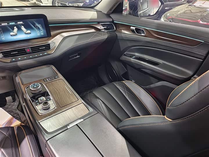 Фото 2 - Ford Equator