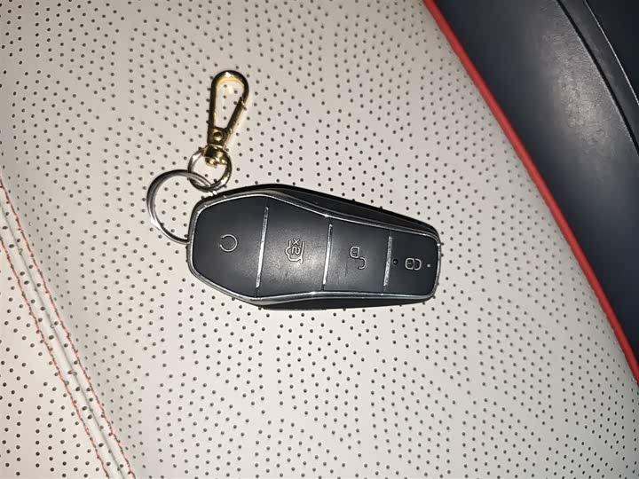 Фото 11 - BYD Yuan Plus