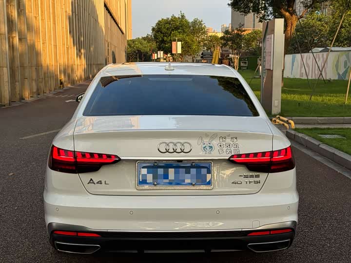 Фото 12 - Audi A4L