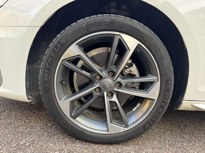 Фото 7 - Audi A4L