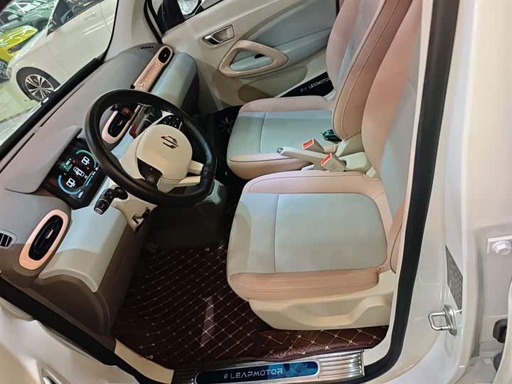 Фото 15 - Leapmotor T03