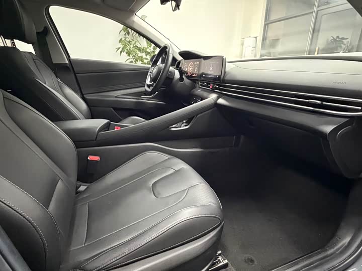 Фото 23 - Hyundai Elantra N line