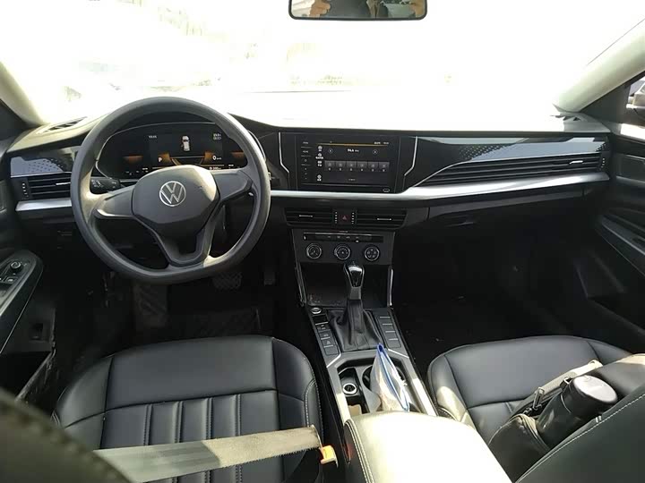 Фото 10 - Volkswagen Passat