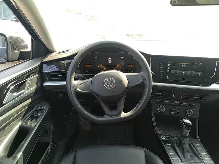 Фото 11 - Volkswagen Passat