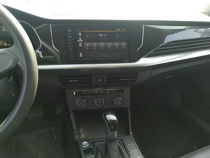 Фото 13 - Volkswagen Passat