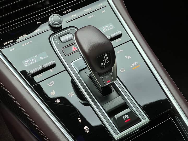 Фото 10 - Porsche Panamera