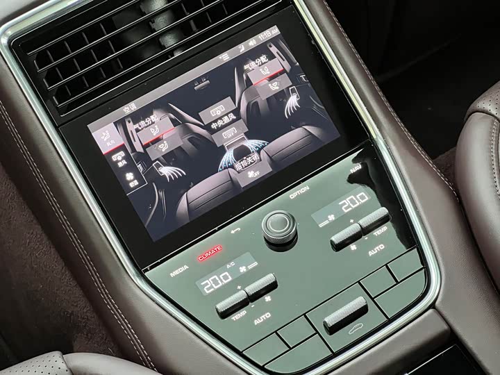 Фото 13 - Porsche Panamera