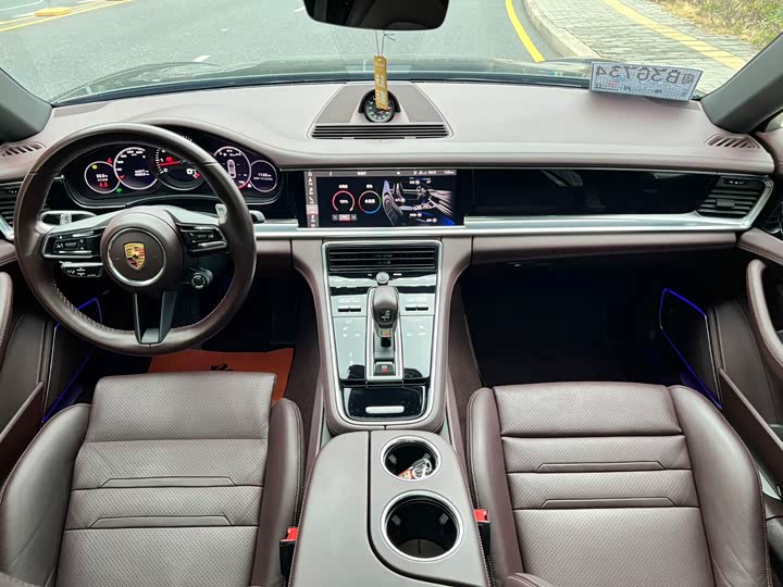 Фото 14 - Porsche Panamera