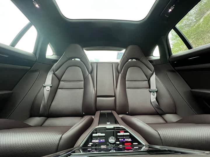 Фото 16 - Porsche Panamera