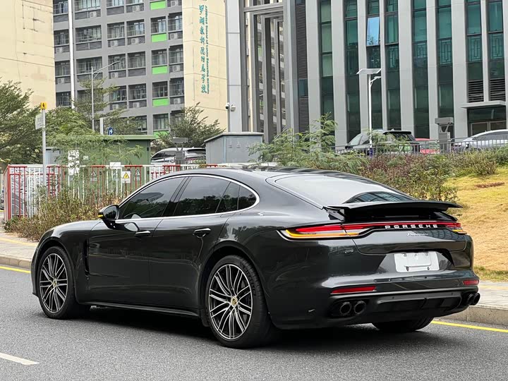 Фото 4 - Porsche Panamera